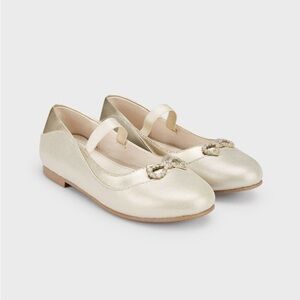 Size 4 Youth Mayoral Elegant Cream Kids Dress Shoes